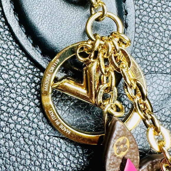 EUC Louis Vuitton Porto Cle Blooming Flower Key Chain Bag Charm - Picture 16 of 16